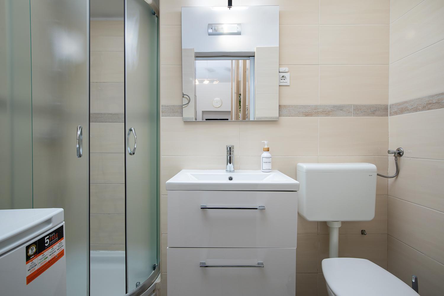 Elegant Apartment Next To Arena Пула Экстерьер фото